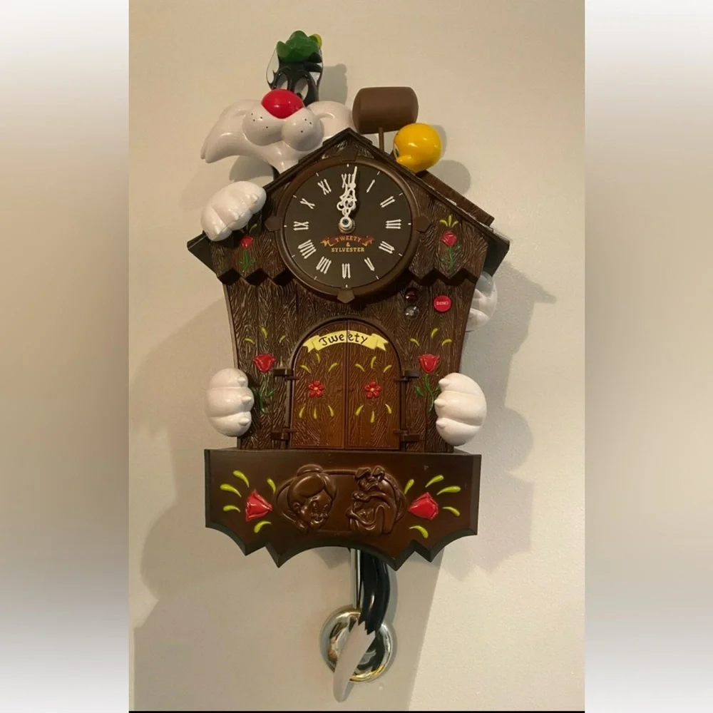 Looney Tune Sylvester & Sweetie Cuckoo Clock ‼️ DOES NOT WORK‼️